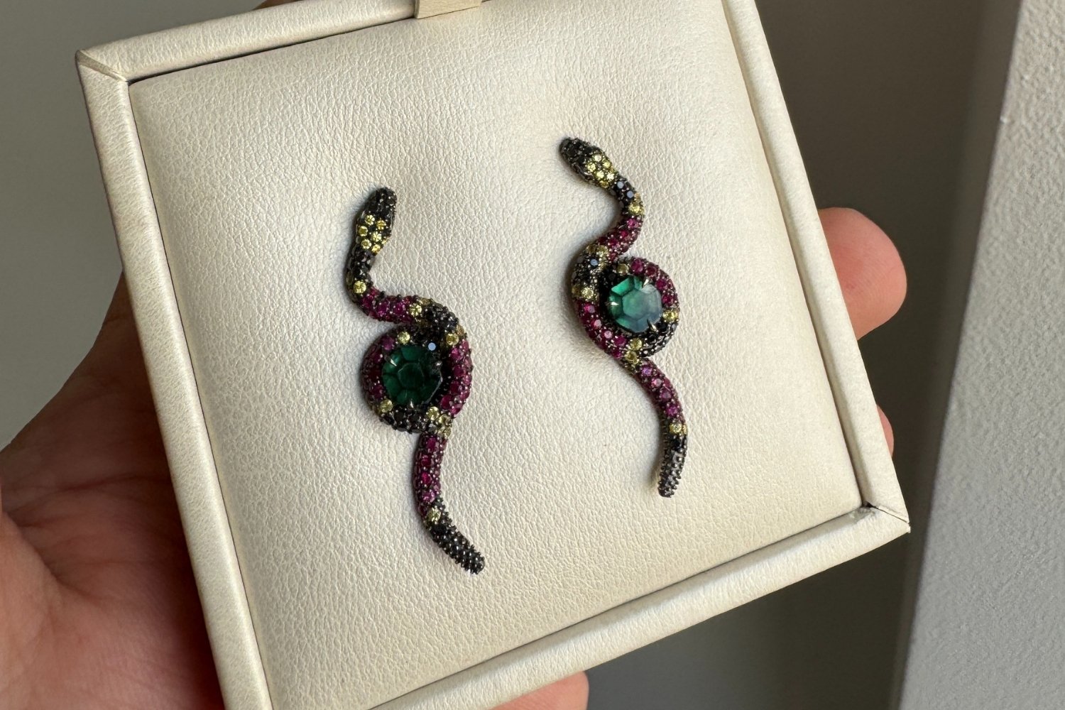 colombian emerald trapiche can be use in jewelry