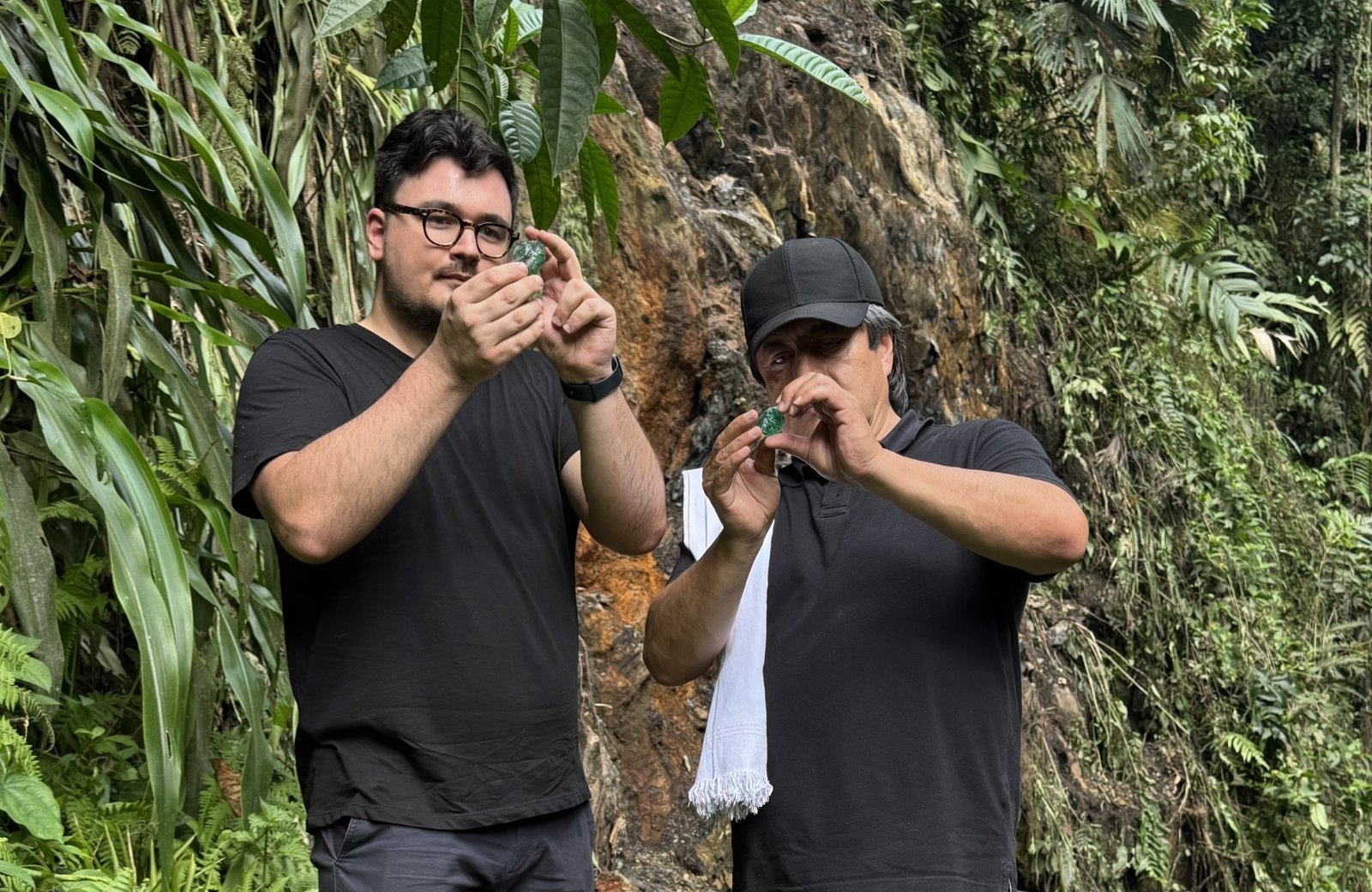 Guilhem Merolle expert of colombian emerald sourcing and the mine owner Jimmy Molina